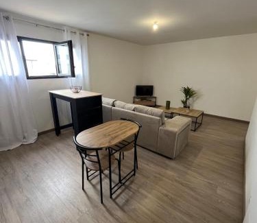 Pia Apartment | Cozy T2 chaleureux neuf appartement 15 Min proche de la mer