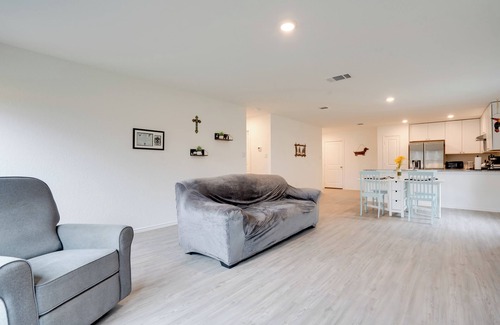 Southside House | Cozy Texas Escape Near SeaWorld San Antonio!