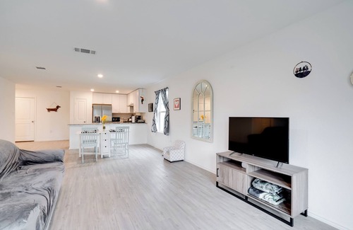 Southside House | Cozy Texas Escape Near SeaWorld San Antonio!