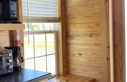 Hartwell House | Cozy Tiny Home 1 mile from Lake Hartwell