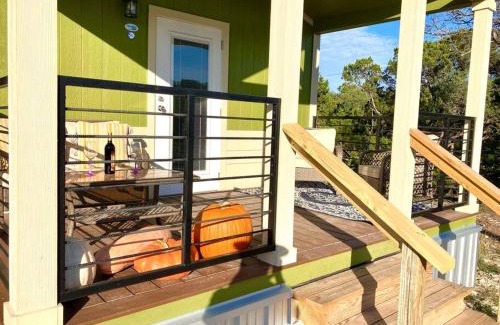 Canyon Lake House | Cozy Tiny Home in the Hills