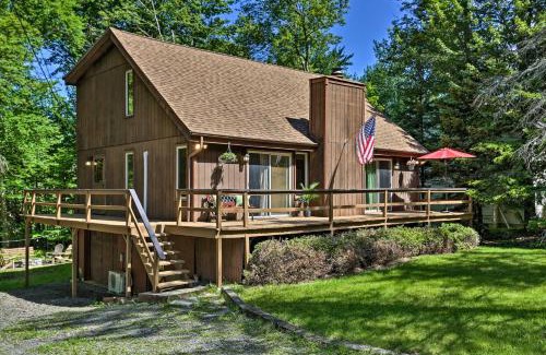 Tobyhanna House | Cozy Tobyhanna Cabin with Hot Tub and Resort Amenities