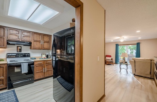 Hot Springs Village House | Cozy townhome on Lake Desoto. Pet Friendly