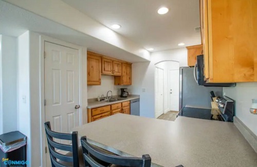 Clearfield House | Cozy Townhome Gathering Spot
