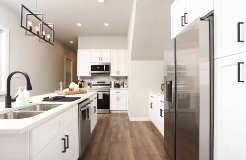 Eastside Promise Neighborhood House | Cozy Townhouse 8 min from downtown San Antonio