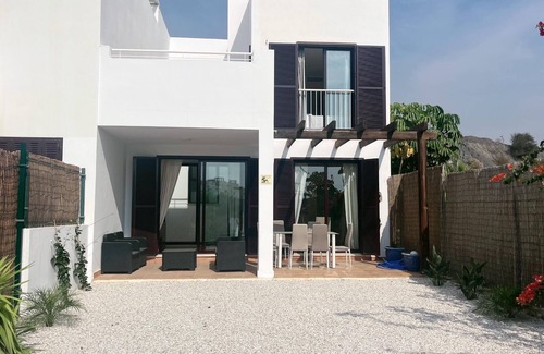 Playa Macenas House | Cozy townhouse in Macenas