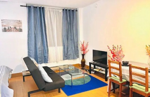 Shaughnessy Village Apartment | CoZy Traveler Montreal Downtown