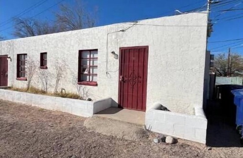 Northwest Tucson Apartment | Cozy Tucson remodeled Studio.
