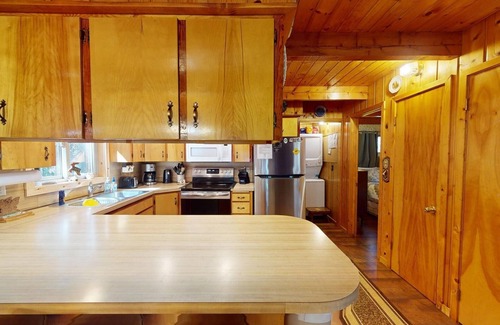 Island Park Cabin | Cozy Twin Pines* Free Wifi, Bbq Grill, Sleeps 6, Free Trash Pick-up