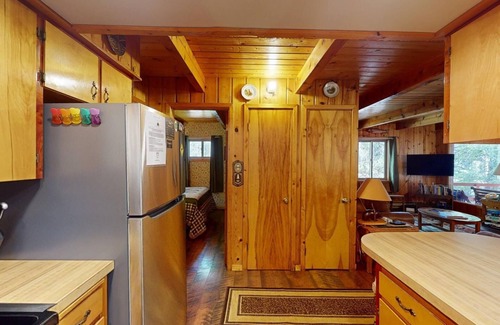 Island Park Cabin | Cozy Twin Pines* Free Wifi, Bbq Grill, Sleeps 6, Free Trash Pick-up