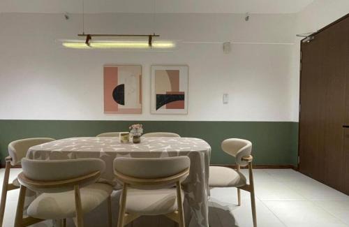 Penampang Apartment | Cozy Unit in Modern Condo 2B2B