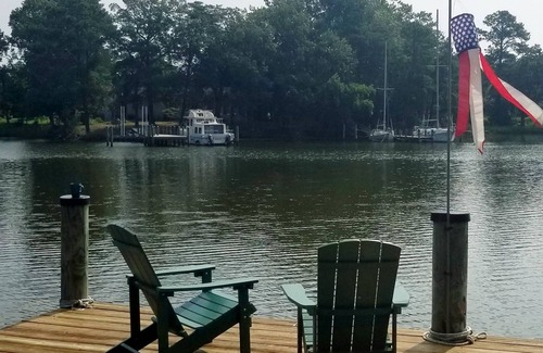 Reedville House | Cozy up for Fall at Sunrise Point. Fish and crab from private, waterfront dock!