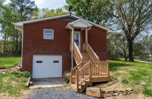 Norwood House | Cozy updated home on Juneberry Ridge property with access to hiking and more!