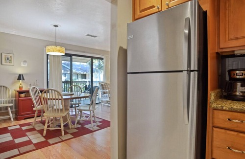 Hilton Head Island Condo | Cozy upgraded condo 10 minutes from the Beach !