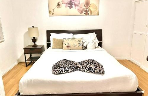 Bankers Hill House | Cozy Urban Cottage