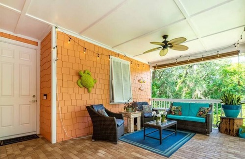Palm Coast House | Cozy Vacation Home with Hot Tub and Theater