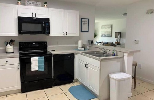 Kissimmee Condo | Cozy Vacay-Condo close to the theme parks!