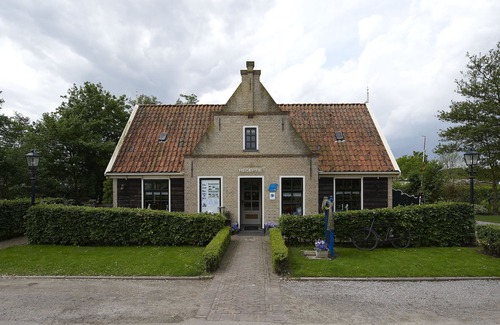 Hippolytushoef Villa | Cozy villa in Wieringer style near the Wadden Sea