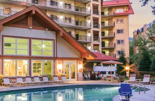 Gatlinburg Villa | Cozy Villa Nestled at the Foot of the Smokies located downtown Gatlinburg