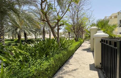 Al Hamra Village Villa | Cozy Villa with Pool Access