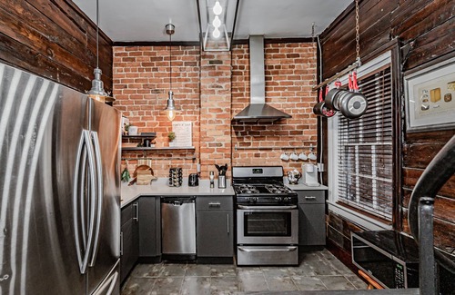 Jackson Ward House | Cozy walkable downtown retreat, 3 minutes to VCU