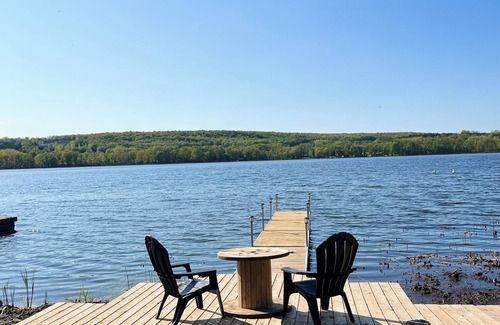 Quinte West Cottage | Cozy Waterfront 3 Bedroom Cottage (Pet-Friendly)