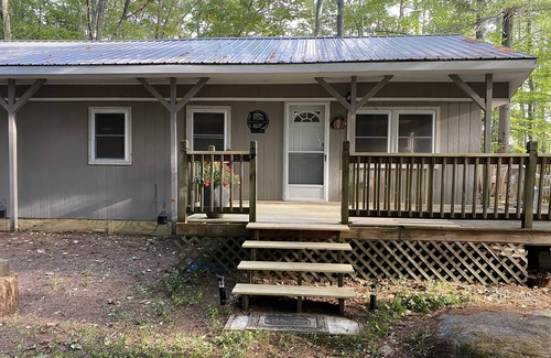 Bridgton Cabin | Cozy waterfront camp; Fall Fairs, Apples. Foliage, Hiking, Kayak - Fall 25% off