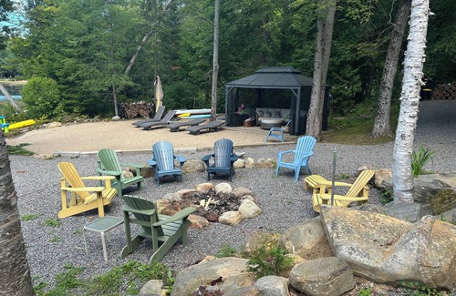 Bracebridge Cottage | Cozy Waterfront Cottage & Bunkie (3 spaces in 1)