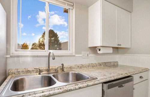 Windsor Condo | Cozy Windsor Condo!