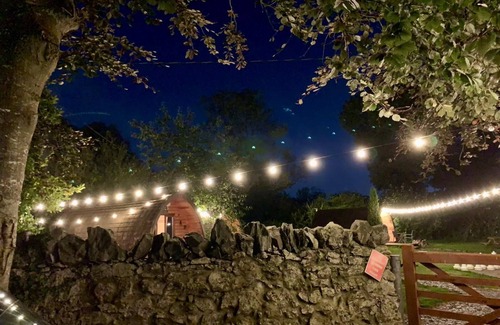 Llanfairpwllgwyngyll Cabin | Cozy Winter Hot Tent With Log Burner, Tv & Hot tub