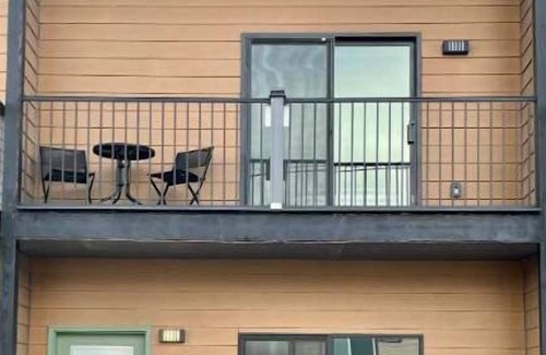 Gardiner Apartment | Cozy Wolf Lodge — Unit 2