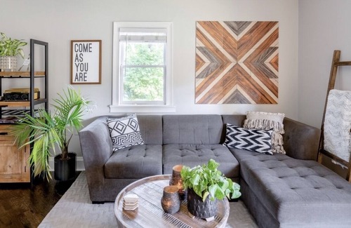 Franklin House | Cozy1930’s Bungalow Close To Downtown Franklin, The Factory and more!