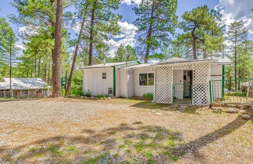 Ruidoso House | CozyCasita-1 mi to Midtown/Portable AC in Living room/7 mins to Inn of Mtn Gods