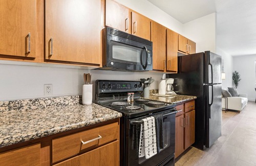 Glendale Sports and Entertainment District Apartment | CozySuites Glendale - Westgate with pool! 12