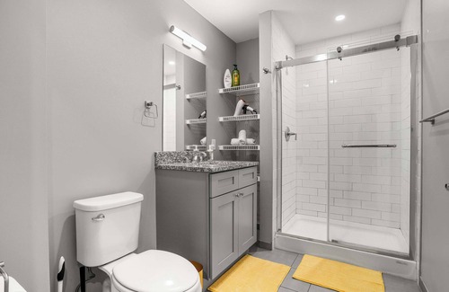 Strip District Apartment | CozySuites Modern 1BR in Downtown Pitts #3