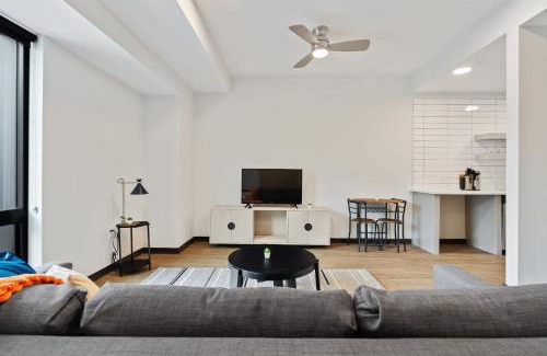 Lockerbie Square Apartment | CozySuites on Mass with garage parking #17