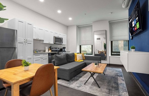 Cultural District Apartment | CozySuites Stunning 1BR in Downtown Pitts #12