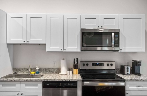 Cultural District Apartment | CozySuites Stunning 1BR in Downtown Pitts #12