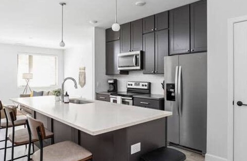 Meridian-Kessler Apartment | Cozysuites Upscale Modern 2BR Broad Ripple
