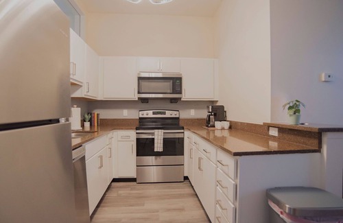 Mile Square Apartment | CozySuitesThe Block w Skybridge Access 2