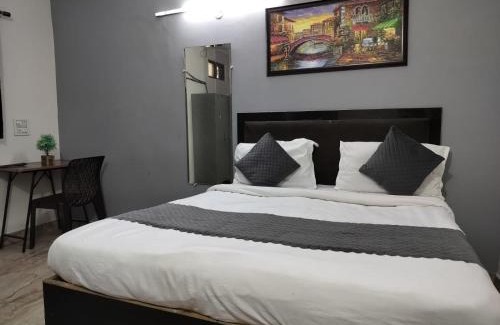 New Delhi Hotel | CR Residency - Near Us Embassy Chanakyapuri
