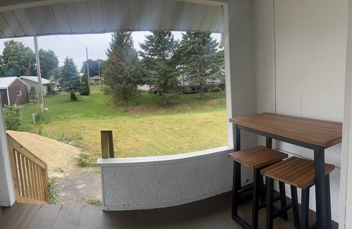 Arcadia House | Craftsman Cottage Charming 4 Bedroom 1.5 bath Home