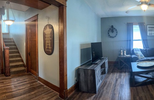 Arcadia House | Craftsman Cottage Charming 4 Bedroom 1.5 bath Home