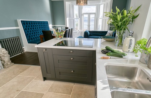 Beaumaris Cottage | Craig Hyfryd - a coastal that sleeps 12 guests in 6 bedrooms