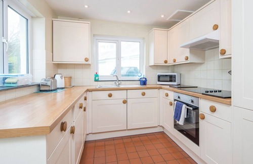 St Brides Cottage | Craig yr Haul, Holiday Cottage Whitesands Bay, Sleeps 8, 5 bedrooms, bathrooms