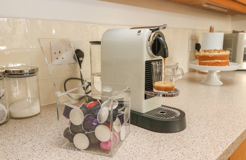 Newport House | CRAIGLUSCAR, family friendly, with a garden in Newport, Pembrokeshire