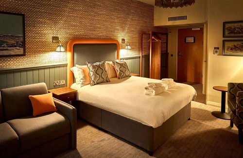 Penrhyn Bay Hotel | Craigside Manor