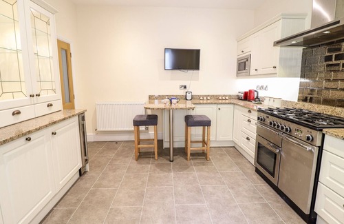 Betws-Y-Coed House | CRAIGSIDE, pet friendly, character holiday cottage in Betws-Y-Coed