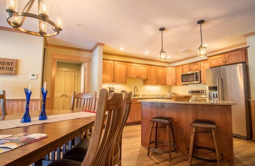 North Conway Condo | Cranmore · Pool· Cranmore· Luxury· Slope side