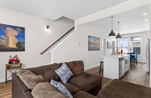 North Park House | Crash with Class in this Townhome